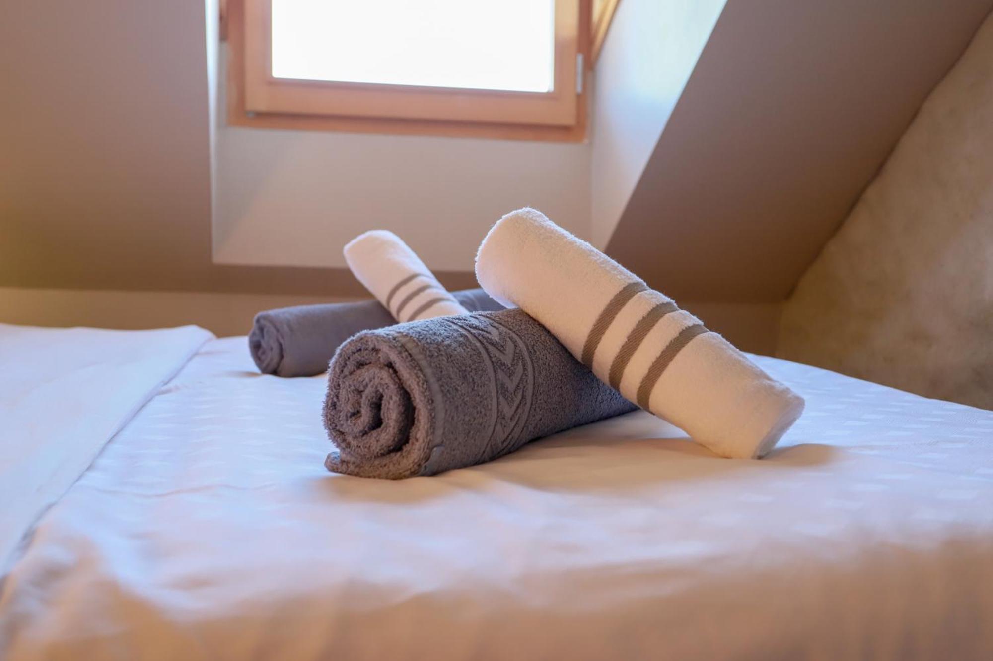 Nid Douillet Bed & Breakfast Анси Екстериор снимка